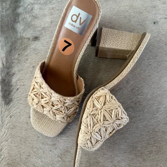 DV Dolce Vita Honey Sandals 7 NWOB - Picture 3 of 5